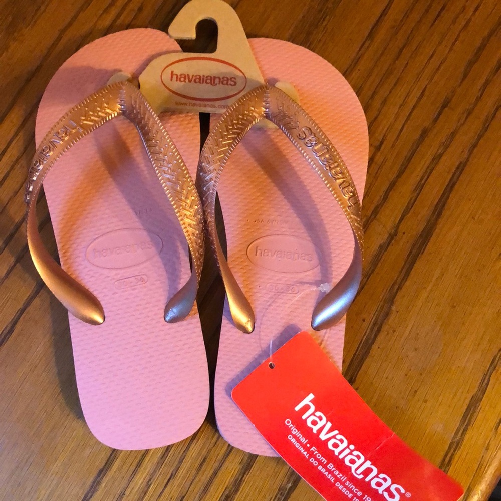 NWT Havaianas Rose Gold Sandals